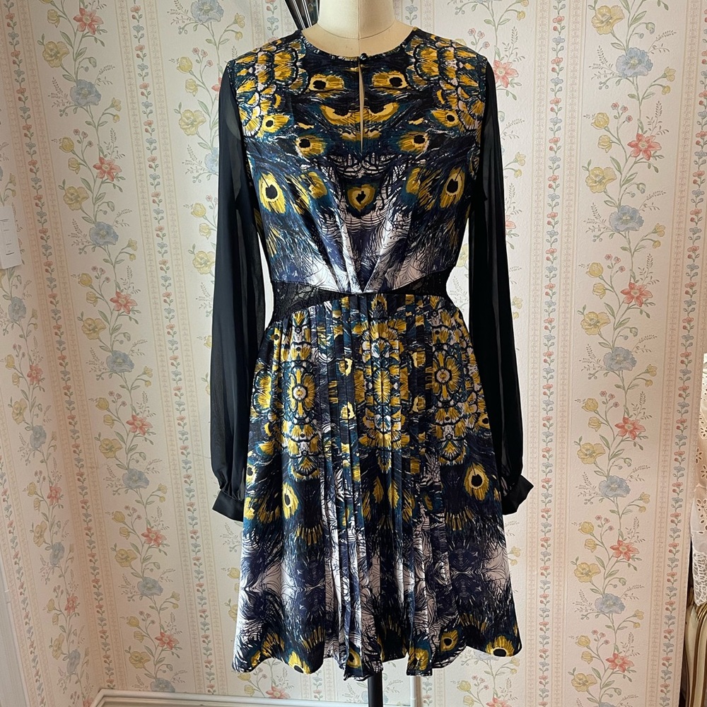 Nicole Richie & Macy’s feather print dress